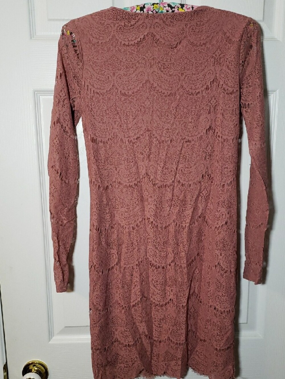 Forever 21 Dusty Rose Lace Long Sleeve V-Neck Dress - Picture 4 of 4